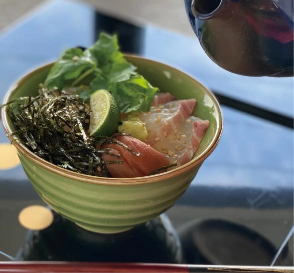 梅干しを使ったお茶漬けの画像