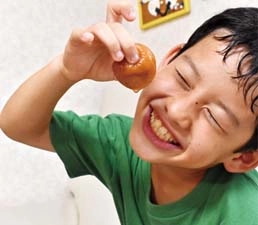 笑顔の男の子の画像